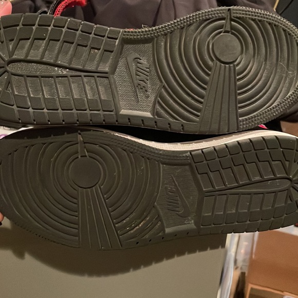 Boys Jordan flyease black red and grey size 6 - Picture 3 of 4